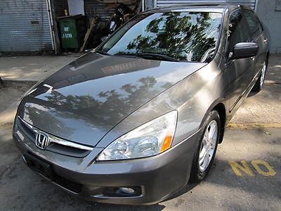 1 owner new trade low miles 82000miles auto ac sunroof alloys looks &amp; runs great