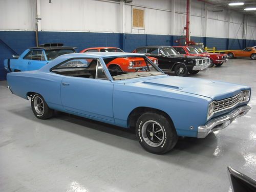 1968 plymouth road runner 426 hemi 4 speed blue