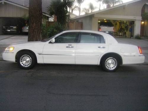 Lincoln towncar cartier series with sunroof/moonroof