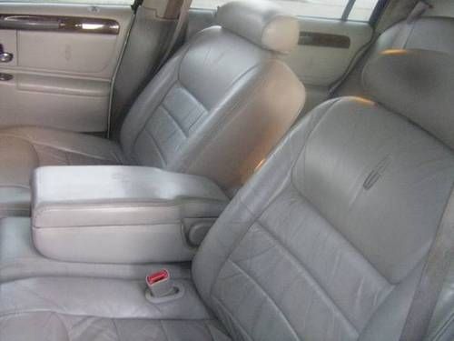 LINCOLN TOWNCAR CARTIER SERIES WITH SUNROOF/MOONROOF, image 3