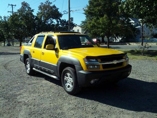 Yellow 2003 chevy avalanche 4x4 5.3 z71 premium loaded!