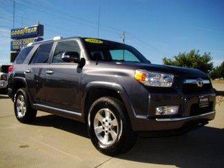2013 gray sr5 power locks and windows third row! super low price! must go!! 4x4