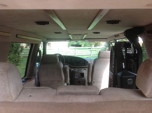 2001 Ford E-150 Starcraft Series Handicap Wheelchair Van, image 7