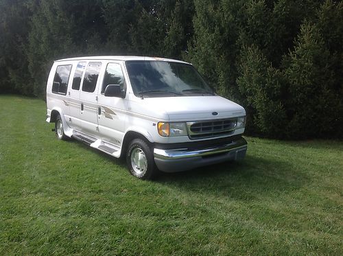 2001 Ford E-150 Starcraft Series Handicap Wheelchair Van, image 14