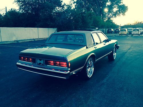 1989 Chevrolet Caprice Classic LS Brougham Chamelion paint Fiberglass dash, image 9