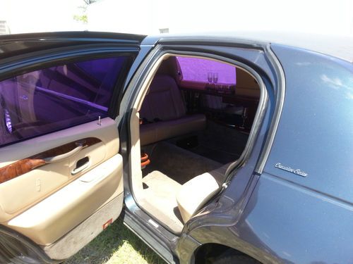 Blue 1999 Lincon towncar 6 pass limo. Good interior, fully serviced, cold air, US $6,500.00, image 3