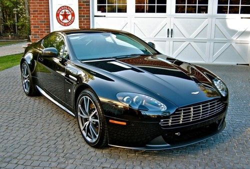 Aston martin vantage 2013 - 1k miles! save 30% on msrrp!!!!