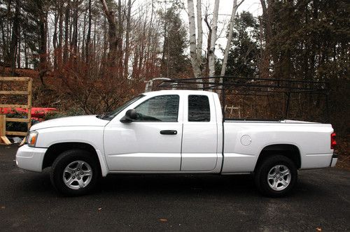 2007 dodge dakota 4x4 slt, white, extended cab, custom rack, 81k miles