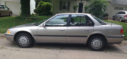 1 family owned 1993 honda accord lx sedan 4-door 2.2l runs strong - 124k miles