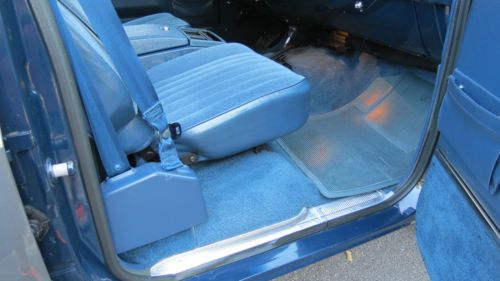 1987 Chevrolet Suburban 4x4, image 13