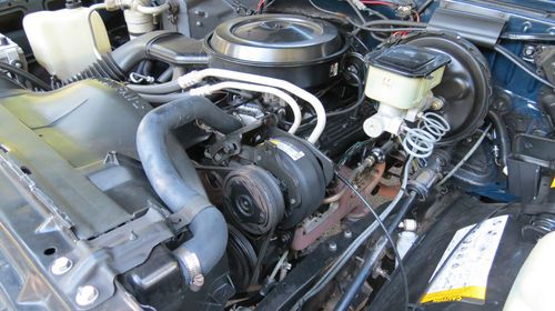 1987 Chevrolet Suburban 4x4, image 16