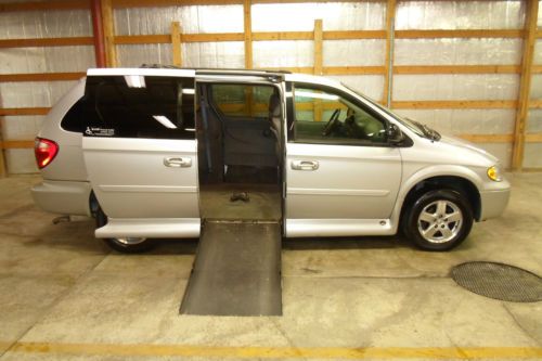 2005 dodge grand caravan handicap wheelchair van braun entervan low miles!!