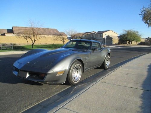 1982 chevrolet corvette base coupe 2-door 5.7l