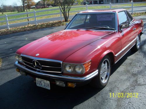 1984 mercedes-benz 280sl red convertible with 2 tops