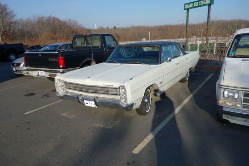 1968 plymouth fury vip hardtop 4-door 5.2l