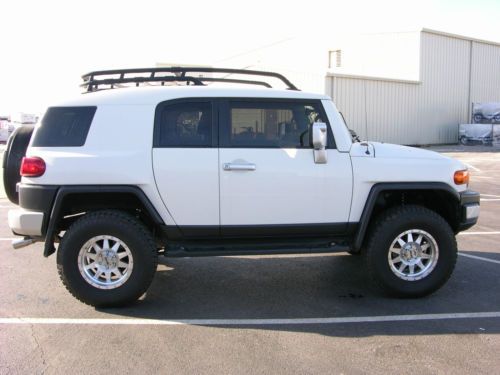 2010 toyota fj cruiser 4wd white custom lifted low miles