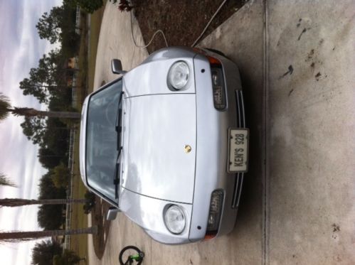 1989 Porsche 928 with very true low miles and manual transmission, image 4