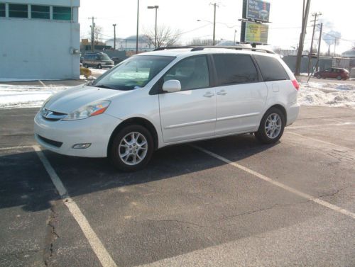 2006 toyota sienna limited awd navigation leather  roof easy fix nice save pa