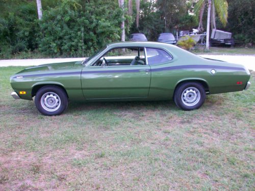 1971 plymouth duster classic beautifull car