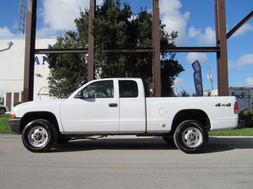 4x4 - sxt - 6 passenger - v6 magnum automatic - 131 wb - longbed - extended cab