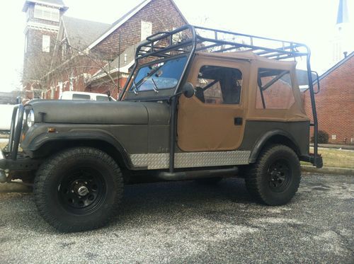 1983 jeep cj7. 4.2l  seats 6 full roof rack