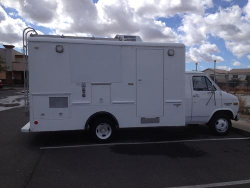 1984 CHEVY security surveillance van ONLY, I REPEAT ONLY 7,900 MILES!, image 1