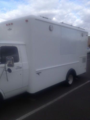 1984 CHEVY security surveillance van ONLY, I REPEAT ONLY 7,900 MILES!, image 4