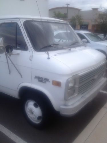 1984 CHEVY security surveillance van ONLY, I REPEAT ONLY 7,900 MILES!, image 15