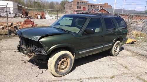 2001 chevy blazer ls 4wd no key  well over 120k miles   bent frame