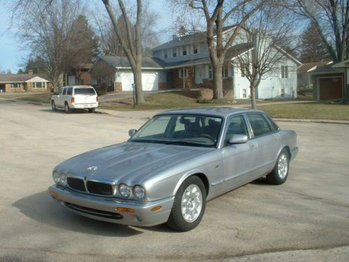 2001 jaguar xj8 base sedan 4-door 4.0l