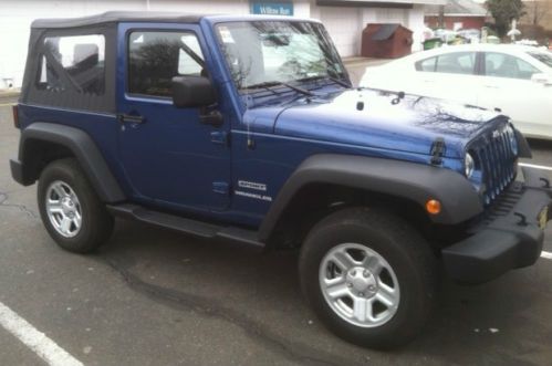 2010 jeep wrangler sport 4 x 4 one owner, 6600 original miles, make offer!!