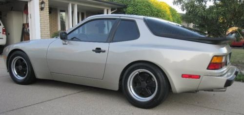 1986 porsche 944 base coupe 2-door 2.5l