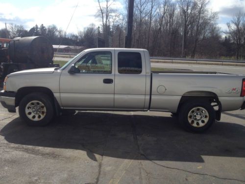 2005 chevy silverado 1500 4x4 ext cab only 80k mi runs drives fixed salvage