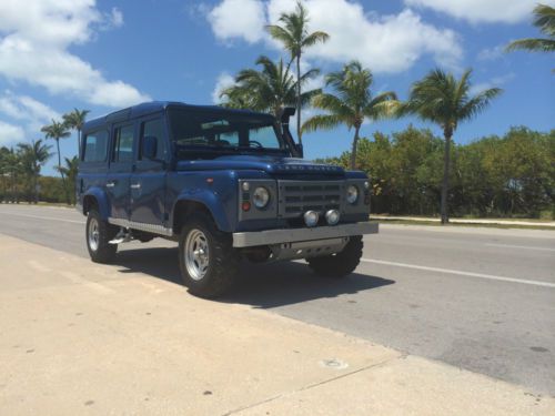 1987 Land Rover Defender - LEFT hand drive., in Florida. Beautifully restored, image 3