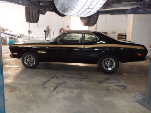 1972 plymouth gold duster 4 speed manual look!