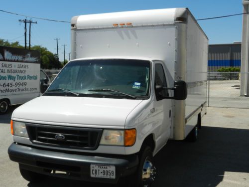 2005 ford e-350 super duty base cutaway van 2-door 5.4l