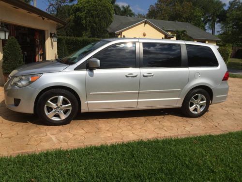 2009 volkswagen routan se mini passenger van 4-door 3.8l