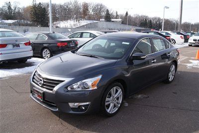 Pre-owned 2013 altima 3.5 sl with tech package, nav, bose, roof, ipod, 1661 mile