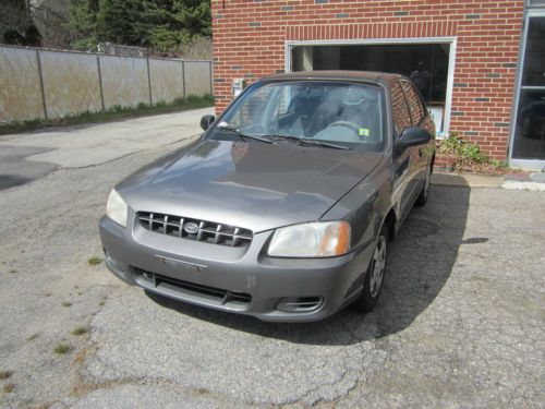 2001 hyundai accent gl sedan 4-door 1.6l