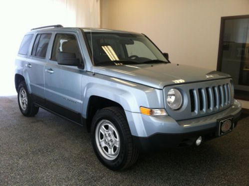 Light blue 4x4 gray and black interior carfax one previous owner