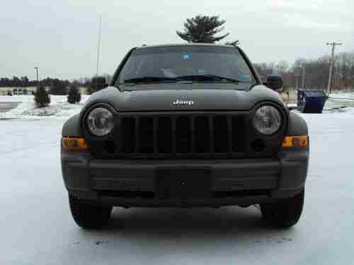2006 Jeep Liberty 4-Door 2.8L Diesel 4x4 Must see, US $12,900.00, image 3
