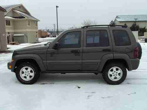 2006 Jeep Liberty 4-Door 2.8L Diesel 4x4 Must see, US $12,900.00, image 5
