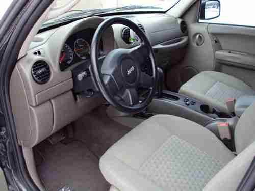 2006 Jeep Liberty 4-Door 2.8L Diesel 4x4 Must see, US $12,900.00, image 9