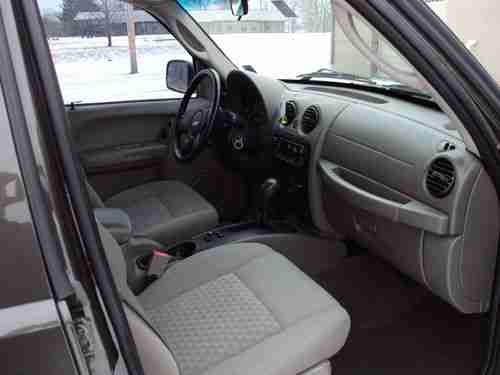 2006 Jeep Liberty 4-Door 2.8L Diesel 4x4 Must see, US $12,900.00, image 15