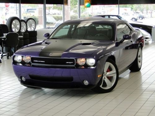 Srt8! like new! 1 owner! 6 spd! kicker audio! exhaust!