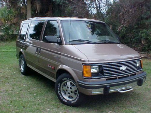 1994 chevy astro van ext.  awd