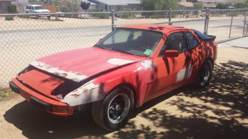 1984 porsche 944 base coupe 2-door 2.5l