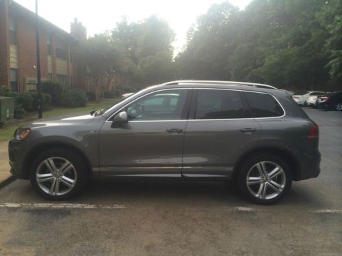 2014 vw touareg , seal gray on char diesel 5.0l , 5k miles