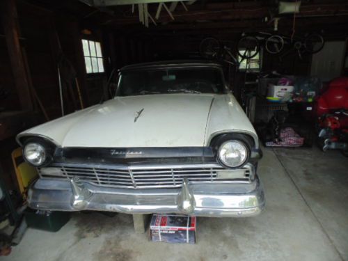 1957 Ford Fairline 500 Skyliner w/ Retractable Hardtop Convertible, image 2