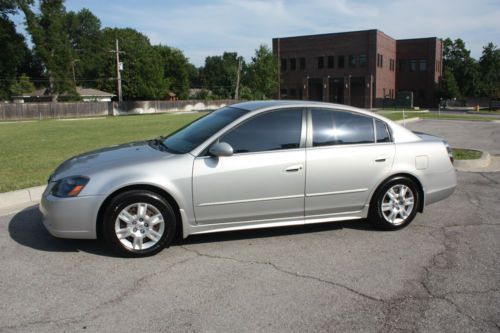 2005 nissan altima s sedan 4-door 2.5l